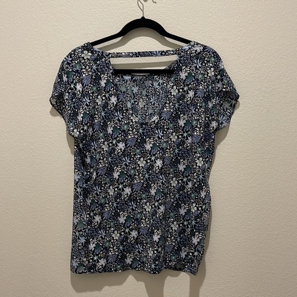 Floral LOFT blouse - Picture 9 of 9